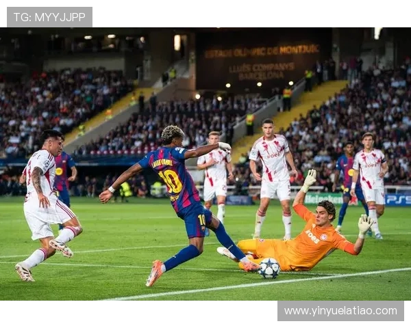 巴塞罗那与黑欧冠的激烈对决展现足球魅力与战术智慧